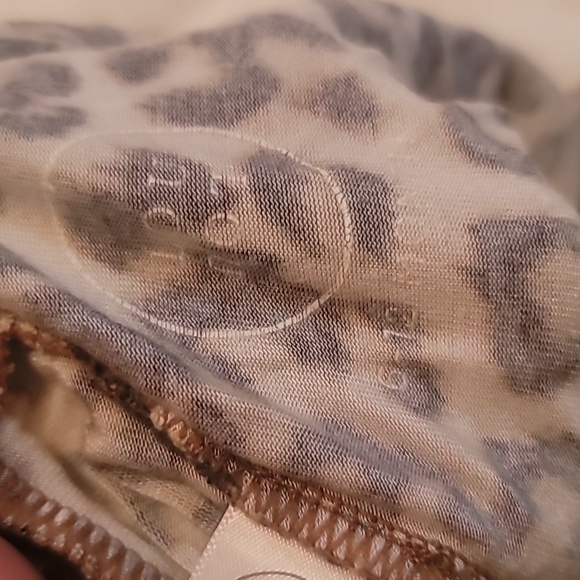 Lou lou & Company leopard bottom 6-12 month - Picture 2 of 2